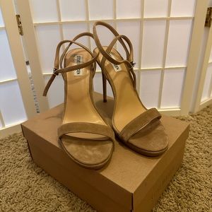 Steve Madden heel
